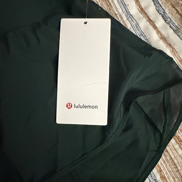 Lululemon LEGACY GREEN HIGH RISE HOTTY HOTS 2.5” lined* - Picture 6 of 7
